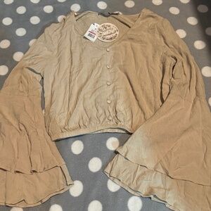 Crop top with flare arms